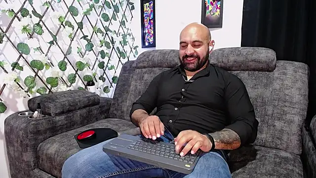 Snapshot of JD-69 chatting on February 21, 1:22 am JD-69 online show from February 21, 1:22 am