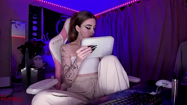 Snapshot of wet_dream_ chatting on November 19, 3:17 am wet dream online show from November 19, 3:17 am