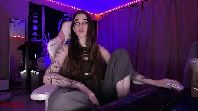 Snapshot of wet_dream_ chatting on November 18, 1:21 am wet dream online show from November 18, 1:21 am