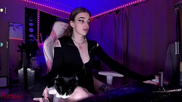 wet dream  online show from December 18, 7:40 pm