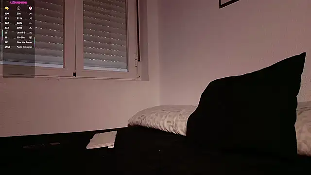 mrj99219 online show from April 18, 6:05 am