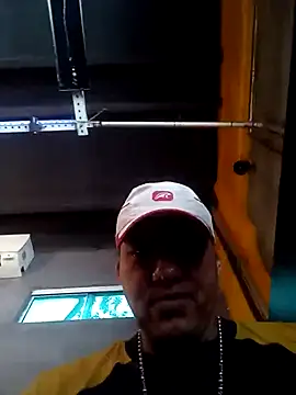 will1980 online show from February 13, 4:51 pm