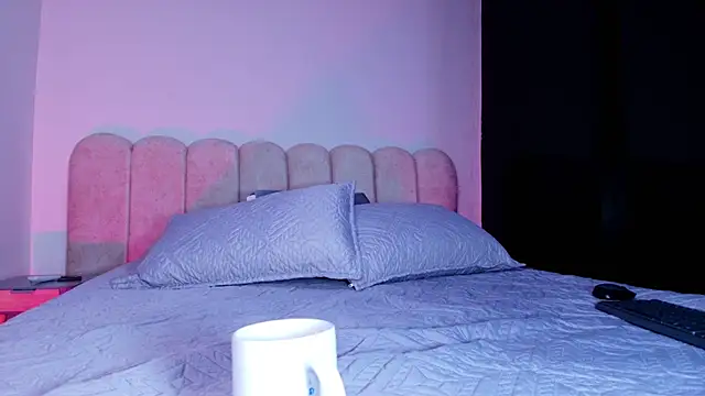 Snapshot of lucyy_gray chatting on November 14, 3:10 am lucyy gray online show from November 14, 3:10 am