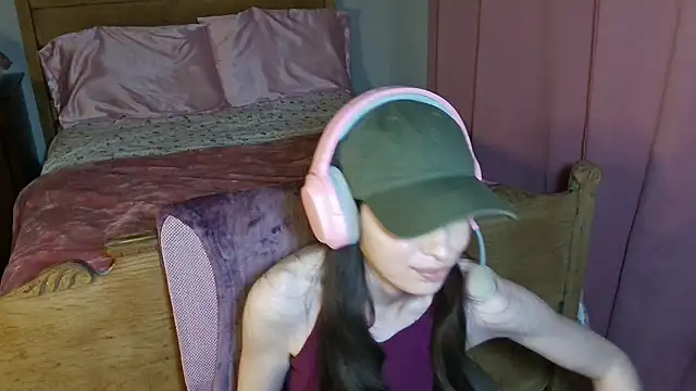 alisonfields online show from February 14, 12:55 am