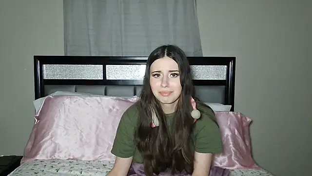 Snapshot of alisonfields chatting on June 14, 2:08 am alisonfields online show from June 14, 2:08 am