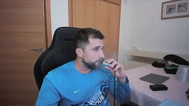 alex877x online show from November 5, 4:43 pm