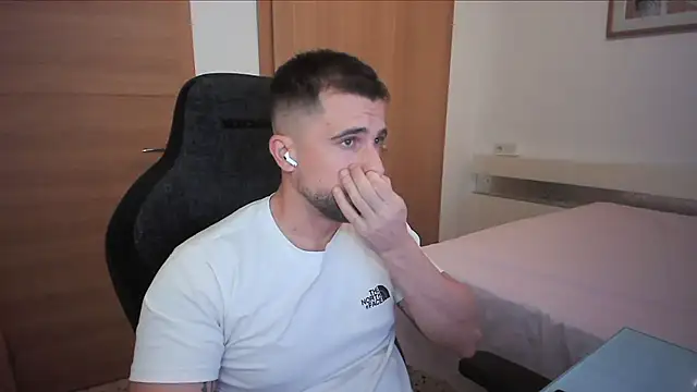 alex877x online show from October 24, 4:06 pm