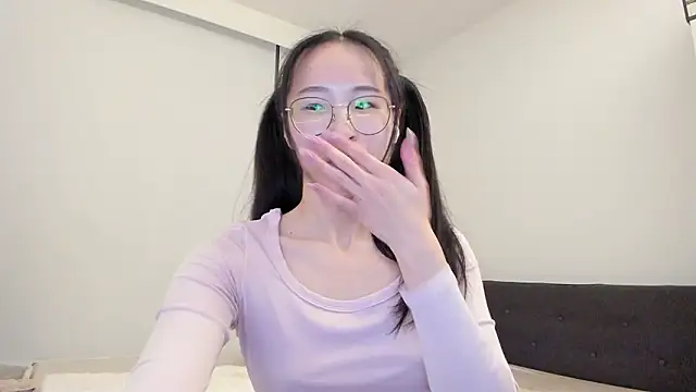 Snapshot of secretgirlfriendxo chatting on February 3, 6:22 am secretgirlfriendxo online show from February 3, 6:22 am