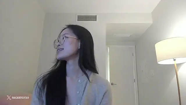 Snapshot of secretgirlfriendxo chatting on March 1, 7:08 am secretgirlfriendxo online show from March 1, 7:08 am