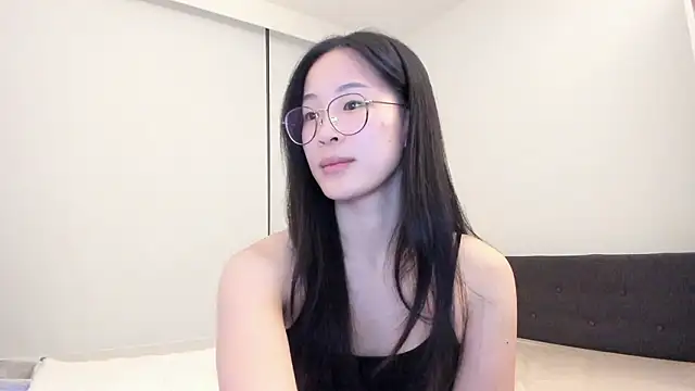 Snapshot of secretgirlfriendxo chatting on February 10, 4:22 am secretgirlfriendxo online show from February 10, 4:22 am