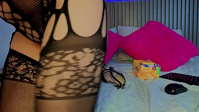 IbethMoon online show from January 5, 7:28 pm