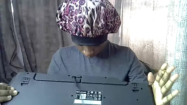 Snapshot of Enkarxx chatting on September 23, 12:01 pm Enkarxx online show from September 23, 12:01 pm