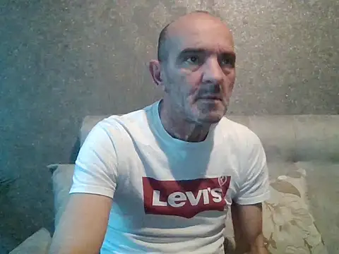 Snapshot of skorpibg65 chatting on December 15, 1:50 pm skorpibg65 online show from December 15, 1:50 pm