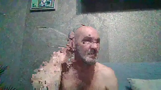 Snapshot of skorpibg65 chatting on April 25, 4:37 pm skorpibg65 online show from April 25, 4:37 pm
