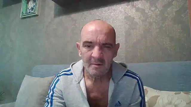 Snapshot of skorpibg65 chatting on May 4, 10:51 am skorpibg65 online show from May 4, 10:51 am