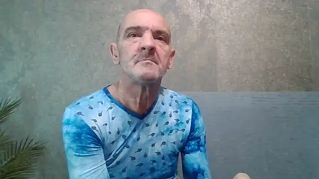 Snapshot of skorpibg65 chatting on May 3, 2:53 pm skorpibg65 online show from May 3, 2:53 pm