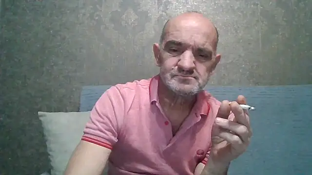 Snapshot of skorpibg65 chatting on May 6, 5:17 pm skorpibg65 online show from May 6, 5:17 pm