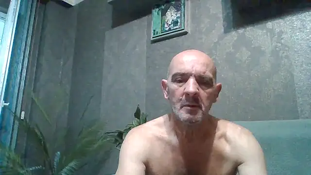 Snapshot of skorpibg65 chatting on July 1, 1:44 pm skorpibg65 online show from July 1, 1:44 pm