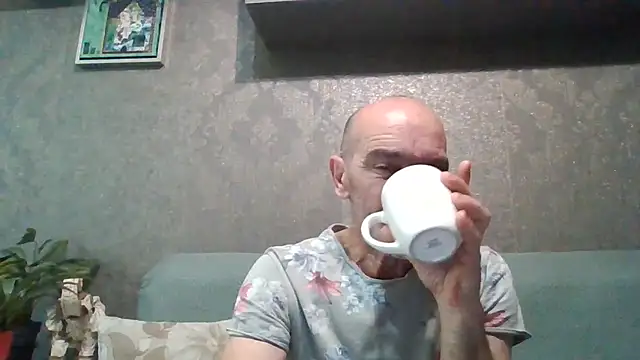 Snapshot of skorpibg65 chatting on July 7, 9:02 am skorpibg65 online show from July 7, 9:02 am