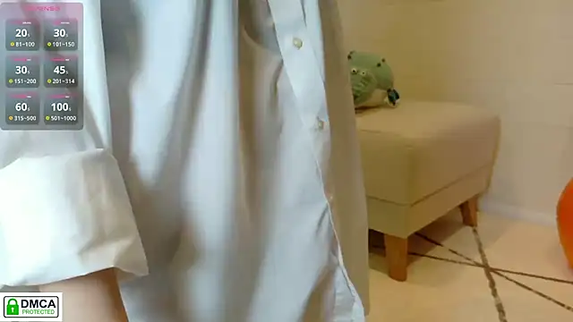 Snapshot of SUZU_ chatting on October 5, 12:18 pm SUZU online show from October 5, 12:18 pm