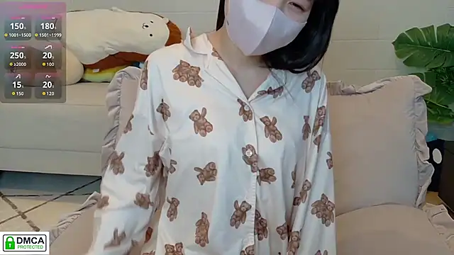 SUZU  online show from March 7, 10:15 pm