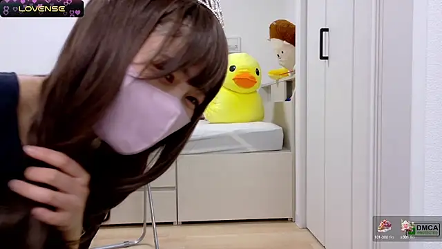 Snapshot of SUZU_ chatting on February 23, 12:05 pm SUZU online show from February 23, 12:05 pm