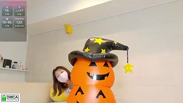 Snapshot of SUZU_ chatting on October 1, 1:04 pm SUZU online show from October 1, 1:04 pm