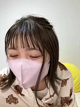 Snapshot of SUZU_ chatting on March 9, 12:42 pm SUZU online show from March 9, 12:42 pm