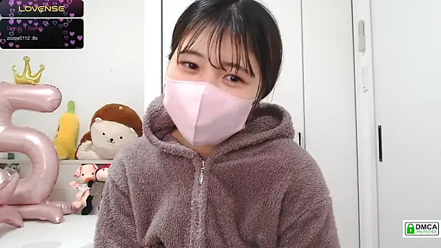 Snapshot of SUZU_ chatting on February 23, 12:19 am SUZU online show from February 23, 12:19 am