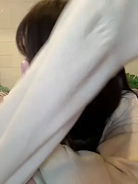 SUZU  online show from April 9, 12:11 pm