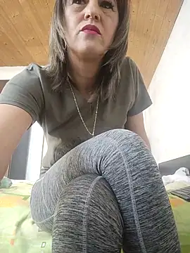 naughtymilfT online show from February 25, 10:04 am