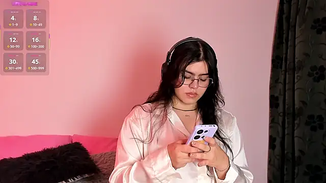 Snapshot of veronica185 chatting on July 8, 3:08 am veronica185 online show from July 8, 3:08 am