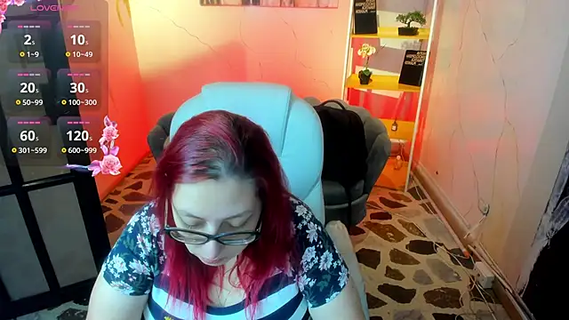 Snapshot of NiickyJones chatting on October 14, 5:13 pm NiickyJones online show from October 14, 5:13 pm