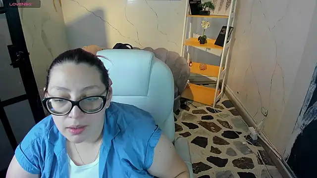 NiickyJones online show from November 1, 9:52 pm