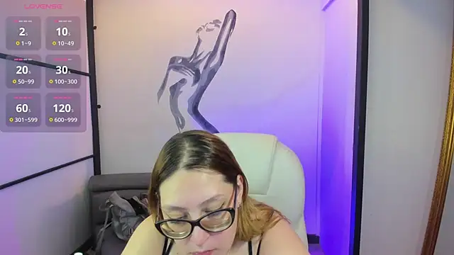 Snapshot of NiickyJones chatting on February 25, 7:31 am NiickyJones online show from February 25, 7:31 am