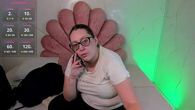 NiickyJones online show from February 6, 10:17 pm