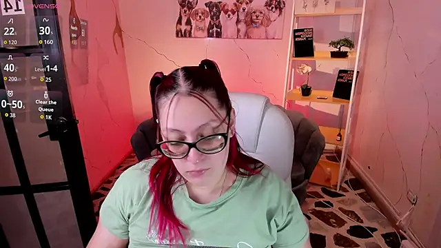 Snapshot of NiickyJones chatting on October 18, 4:20 pm NiickyJones online show from October 18, 4:20 pm