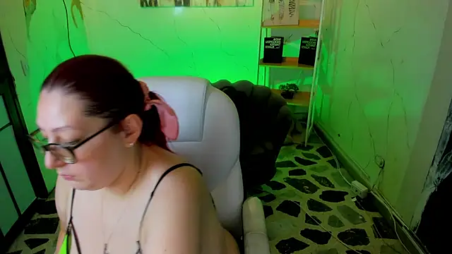 Snapshot of NiickyJones chatting on September 21, 10:26 pm NiickyJones online show from September 21, 10:26 pm