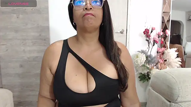AmbarSofhia online show from July 17, 9:01 pm