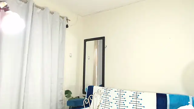 Snapshot of AmbarSofhia chatting on February 2, 10:06 pm AmbarSofhia online show from February 2, 10:06 pm
