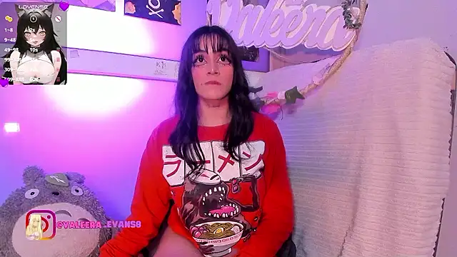 Snapshot of Valeera_Evans8 chatting on December 3, 8:55 am Valeera Evans8 online show from December 3, 8:55 am