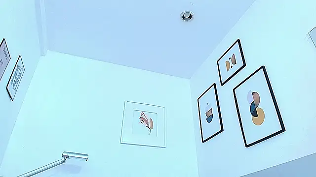 littlee emilyy  online show from December 22, 3:44 pm