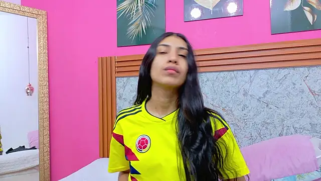 littlee emilyy  online show from March 4, 12:46 pm