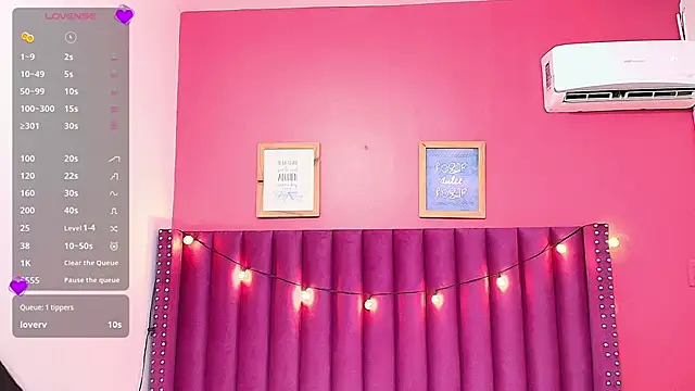 littlee emilyy  online show from February 6, 9:22 am