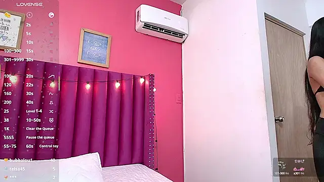 littlee emilyy  online show from February 12, 3:07 am