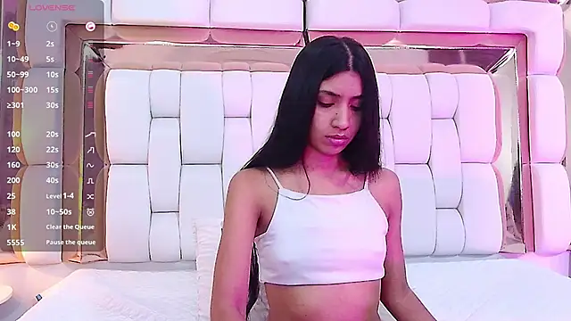 littlee emilyy  online show from February 27, 3:08 am