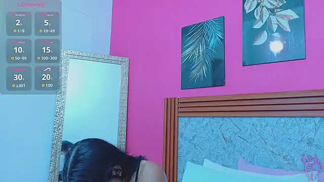 littlee emilyy  online show from April 9, 12:44 pm