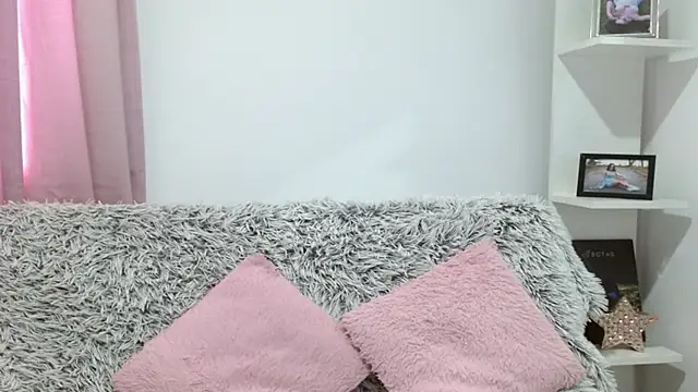 aliicee m online show from September 18, 6:22 pm