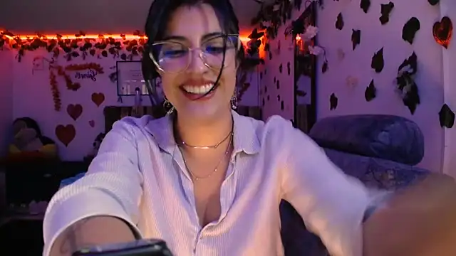 azahar  ziiz online show from March 3, 8:43 pm