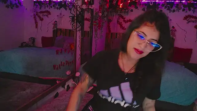 Snapshot of azahar__ziiz chatting on October 21, 1:27 am azahar ziiz online show from October 21, 1:27 am